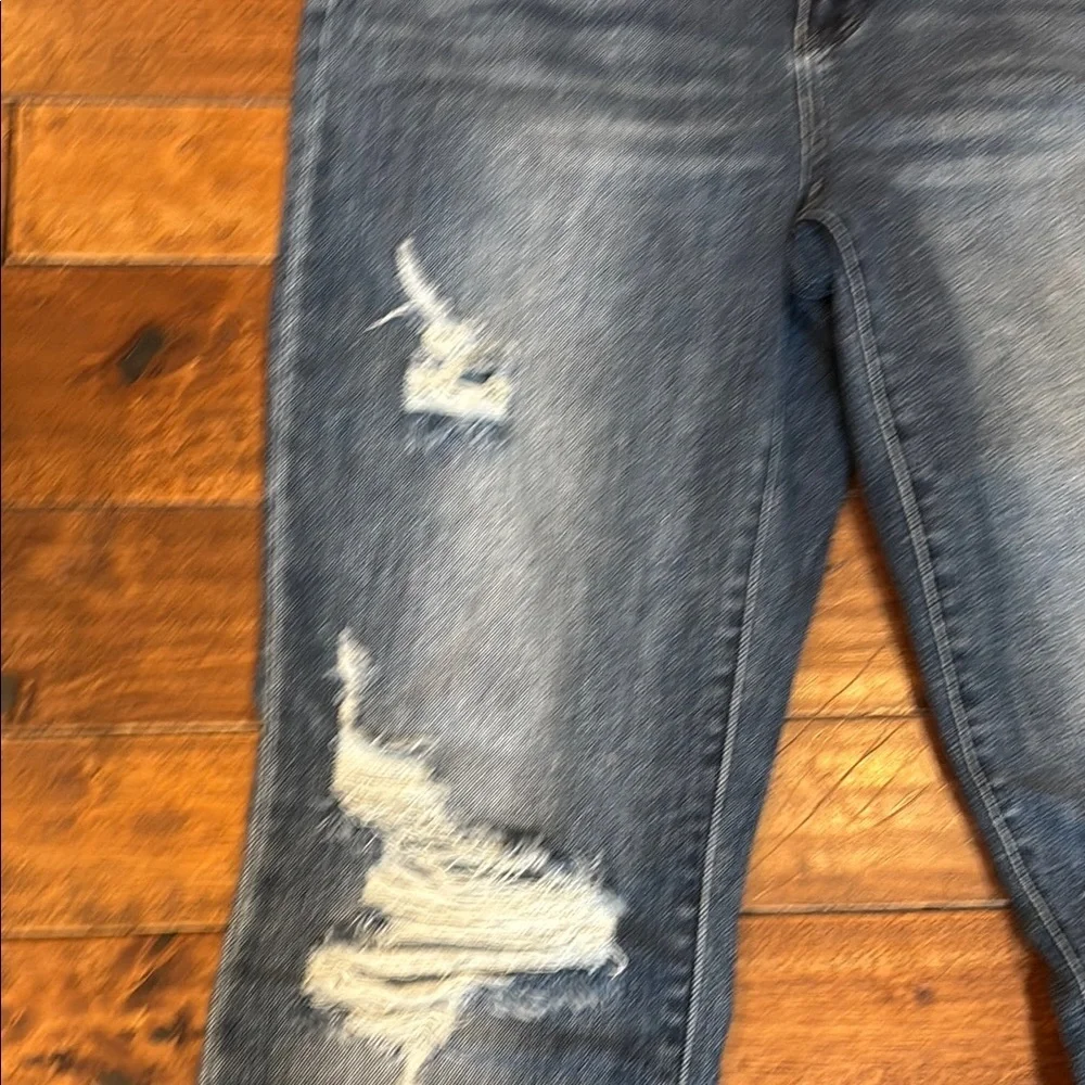 Judy Blue boyfriend fit distressed jeans 9/29 - Picture 2 of 8